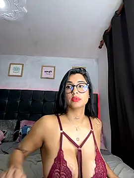 lovely_violet13 webcam