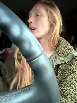 GoldenFlameGoddess webcam