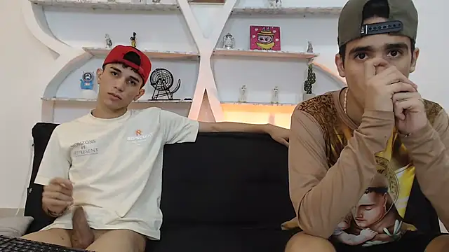 THREE_GUYS_HOT webcam