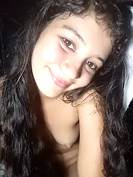 Webcam Model (Soymaia)  is live.Free join now!