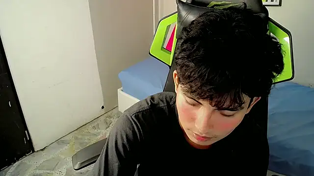 green_xox (M twink) - DICK HARD AND JERK