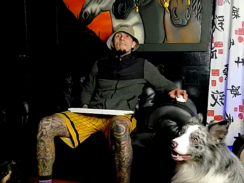 Molotov_Explosive webcam