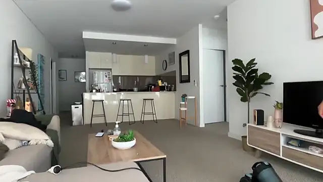 sararamirezzzxx (F young) - lotion booty & boobies