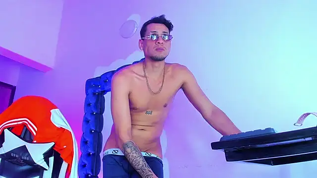 kingoftheuniverse888 webcam