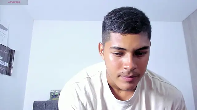 iamdylan777 - Iamdylan777's free webcam