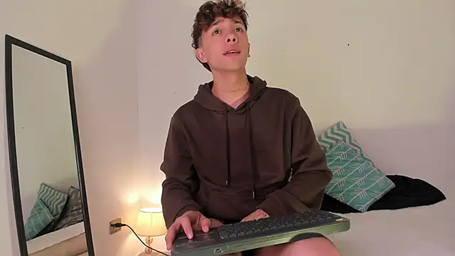 tomy_rox (M young) - jerk off big cock