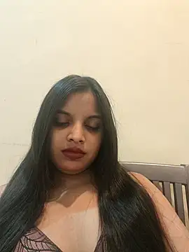 Webcam Model (Maahhii_2)  is live.Free join now!