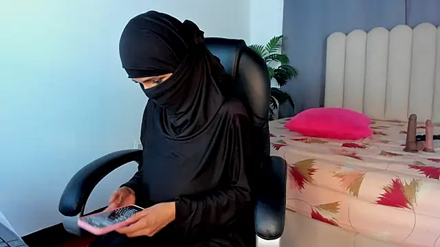 azahara_faraah (F young) - sunami big squirts in your cock