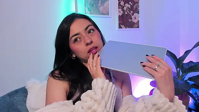 canelleGarces webcam