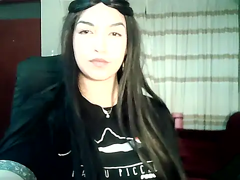 FallsForHerSmile webcam