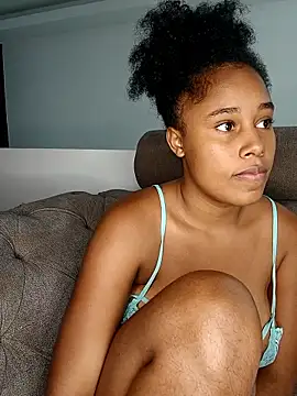 MoniqueMulberry webcam