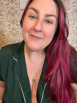 Webcam Model (Lacey-BBW)  is live.Free join now!