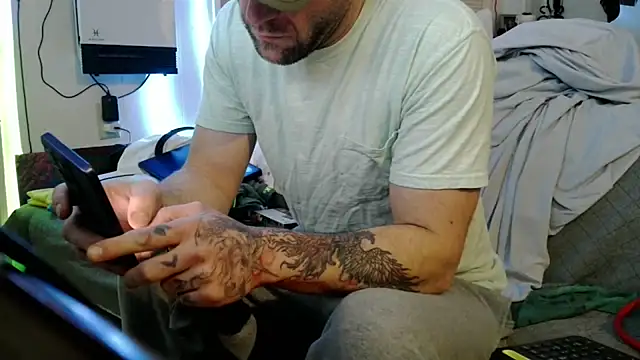 Luv2SuckBWC92 webcam