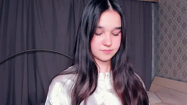 meliamelchiori - MeliaMelchiori's free webcam - UK Sex Cams