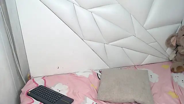 Cash_G_ Live Webcam on {site_name}