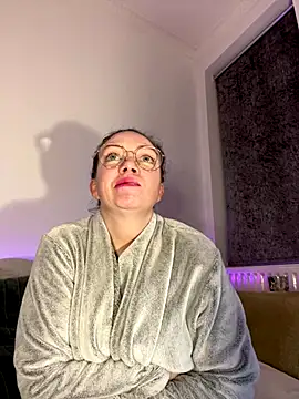 Webcam Model (FemDom_RubyKnightXXO)  is live.Free join now!