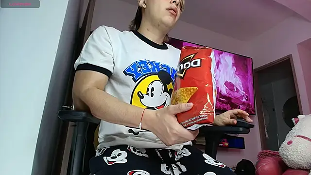 brunothompson3 - Brunothompson3's free webcam - UK Sex Cams