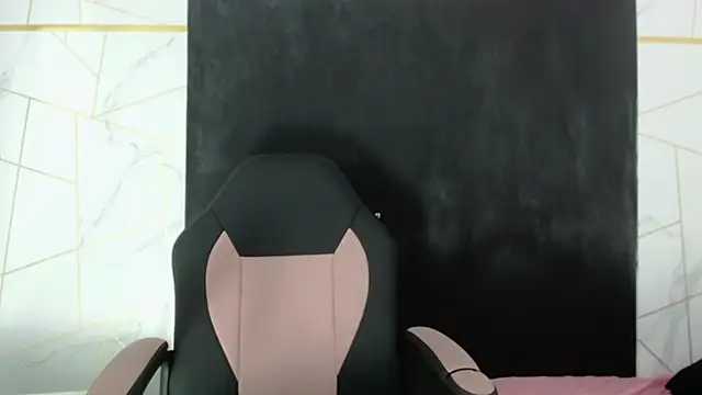 Sophie_Walker17 webcam