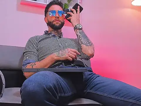 Supreme_Alpha webcam