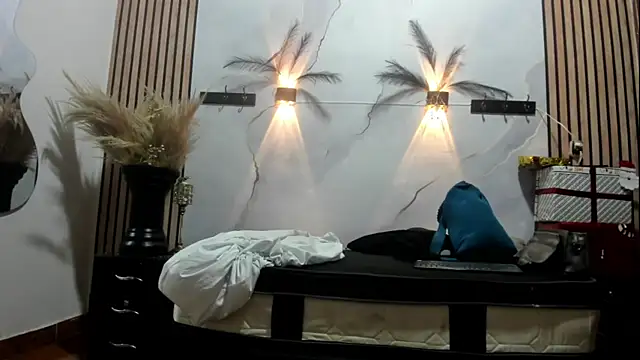 SabrinaAndEddy webcam