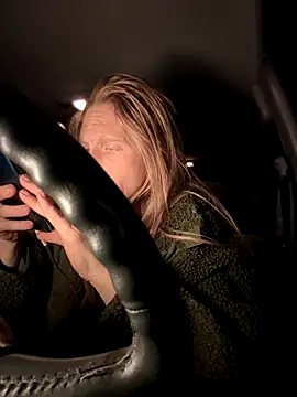 GoldenFlameGoddess webcam