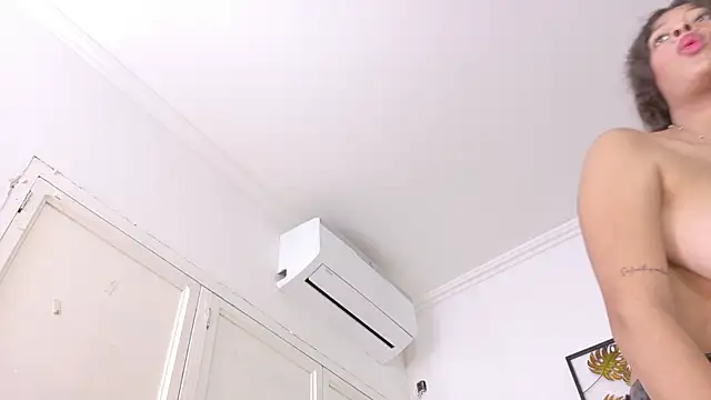 paulina_saruma webcam