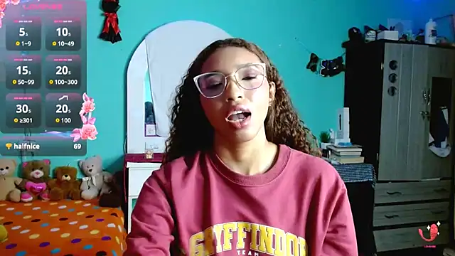 sensitive_brunette webcam