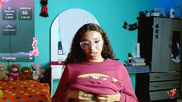 sensitive_brunette webcam