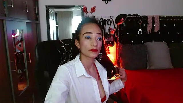 AmelieMartinez webcam