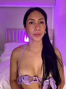 Webcam Model (ArianaReynoldss)  is live.Free join now!