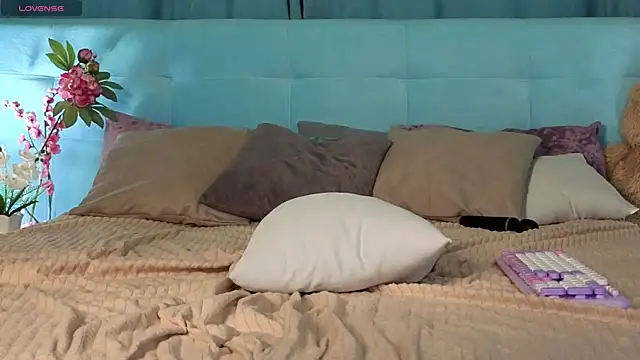 Aurora_Bennet webcam