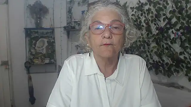FunnyGrandma webcam