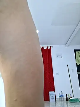 Webcam Model (Elianasuarezz)  is live.Free join now!