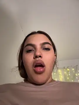 colibri_centaura (F young) - Suck nipples