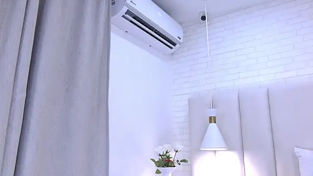 Sophie_DearGB webcam