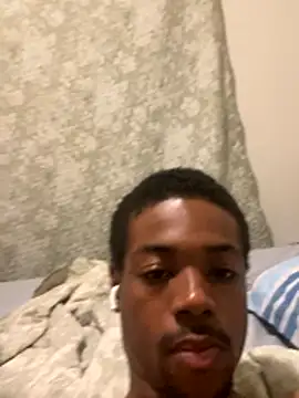 Hellboy223762 webcam