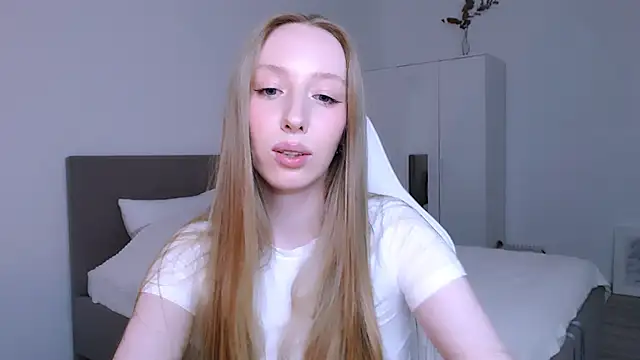 Luna_insniity webcam