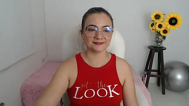 ghada_milf (F milf) - naked in public