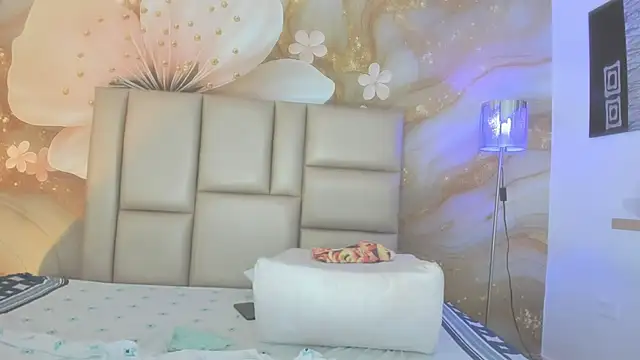 NahomiWalker_ webcam