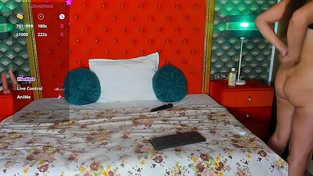 valleriejones (F young) - Turn me on with your love 💞