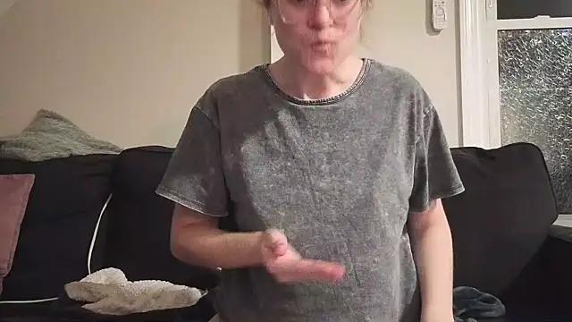 winestaindlips webcam