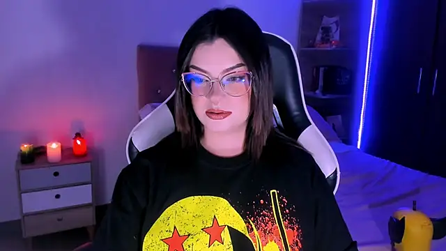 OphelianaRose33 webcam