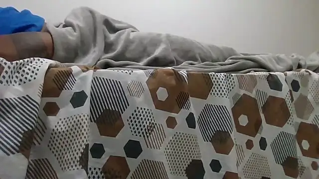 JUNINHOLEKEJR webcam