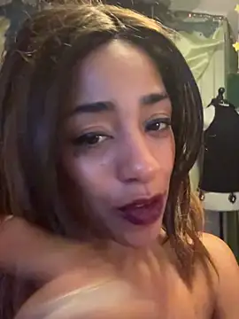 Webcam Model (Odinaniix)  is live.Free join now!