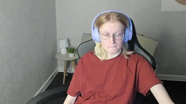 ElizabethHarpper webcam