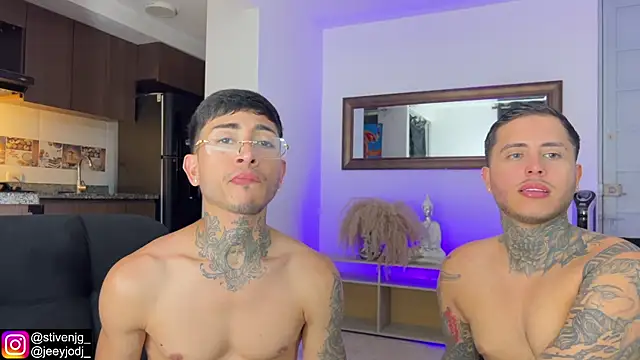 tattoguys_cums webcam