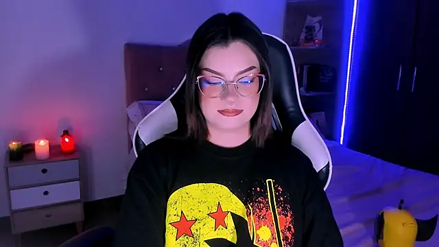 OphelianaRose33 webcam