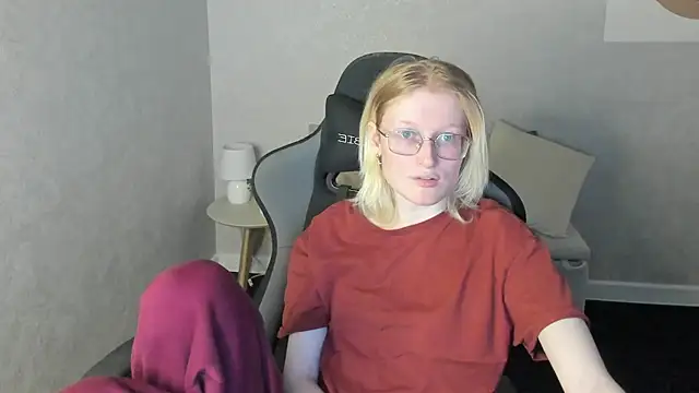 ElizabethHarpper webcam