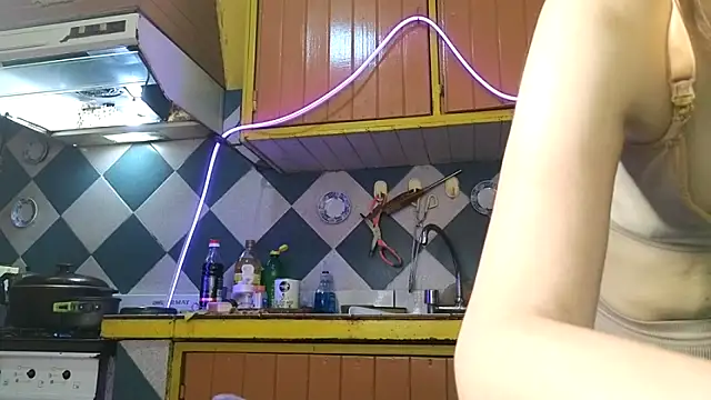 jony_marta (F young) - show tits 1 min