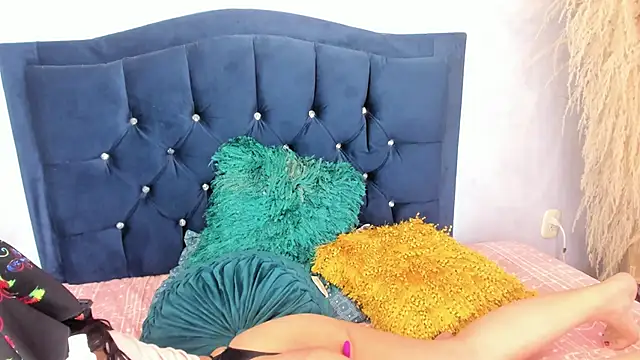 Inaya_Khalifa webcam